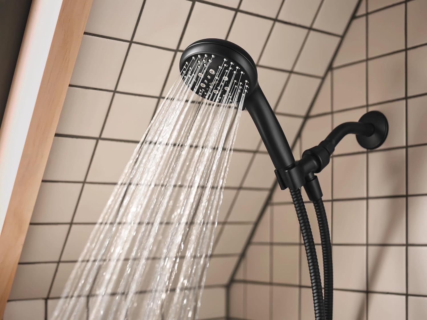 Moen 82775BL Beric Matte Black Tub Shower Faucet 5-Spray Posi-Temp Trim New