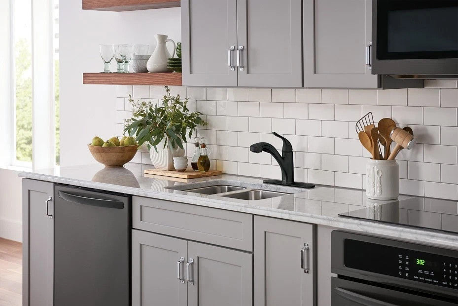 Moen 87557BL Brecklyn Matte Black Pullout Kitchen Faucet One Handle New