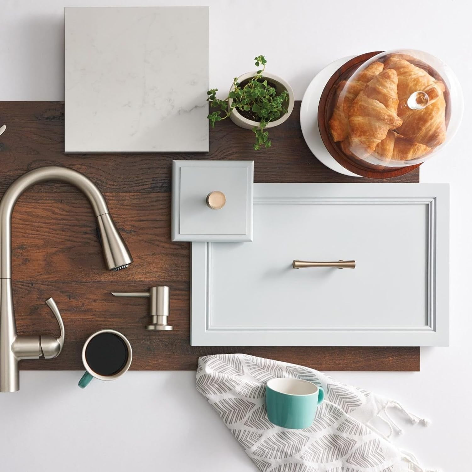 Moen 87014SRS Essie Kitchen Faucet Spot Resist Stainless Pulldown High Arc New