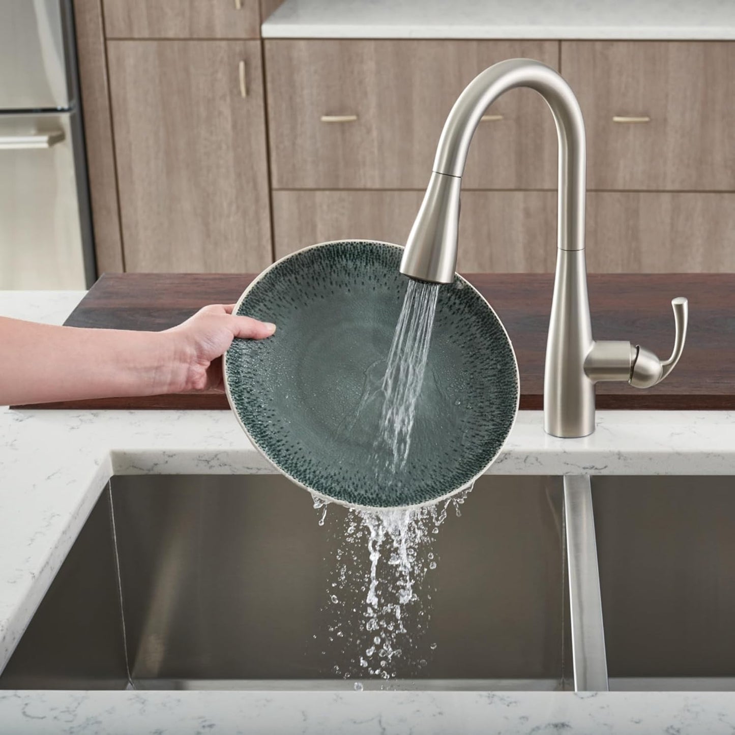 Moen 87014SRS Essie Kitchen Faucet Spot Resist Stainless Pulldown High Arc New