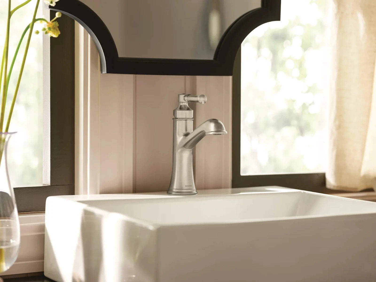 Moen 6803BN Dartmoor Single Handle High Arc Bathroom Faucet Brushed Nickel New