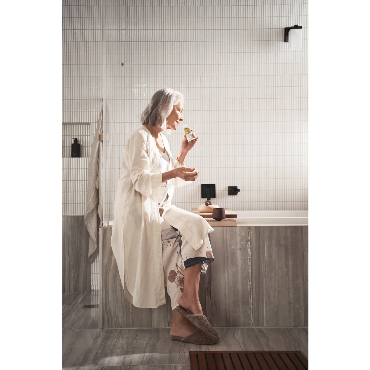 Moen WTS911BL 90 Degree One-Handle Non Diverter Wallmount Tub Filler Matte Black