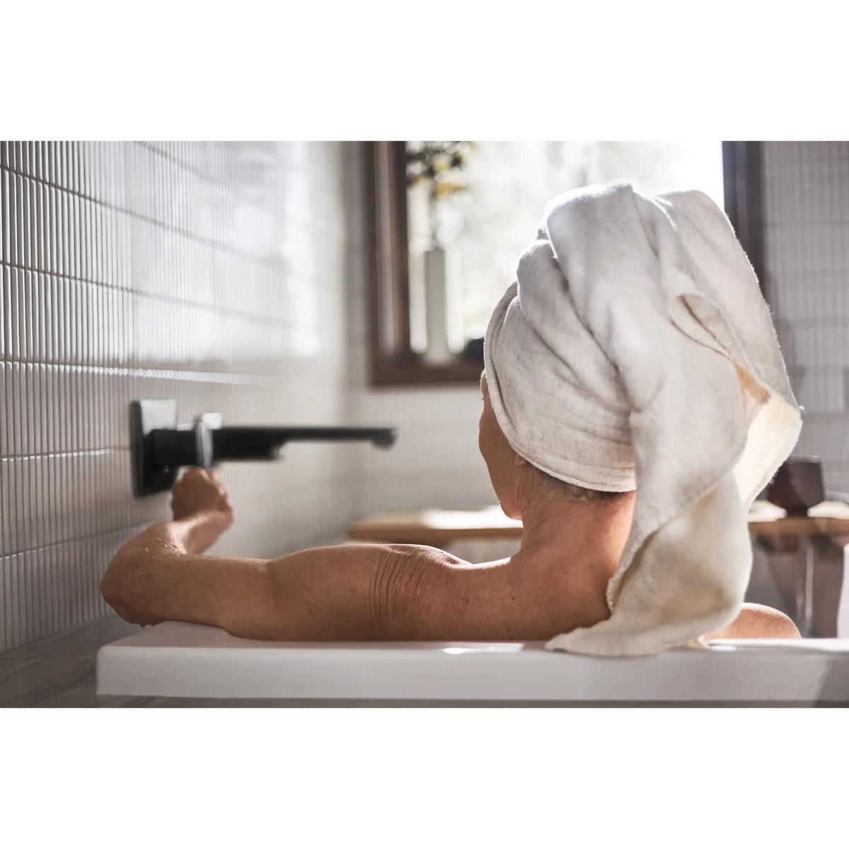 Moen WTS911BL 90 Degree One-Handle Non Diverter Wallmount Tub Filler Matte Black